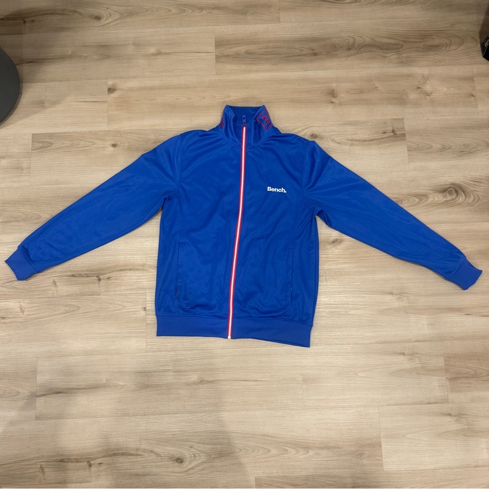 Bench Men’s Medium Blue polyester athletic Zip up top with zipper pockets